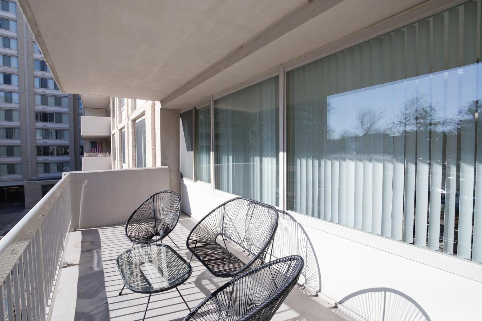 Spacious 2 Bedrooms Apt @Crystal City With Gym Arlington Exteriör bild
