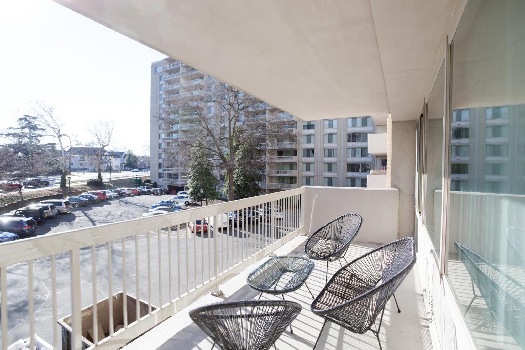 Spacious 2 Bedrooms Apt @Crystal City With Gym Arlington Exteriör bild
