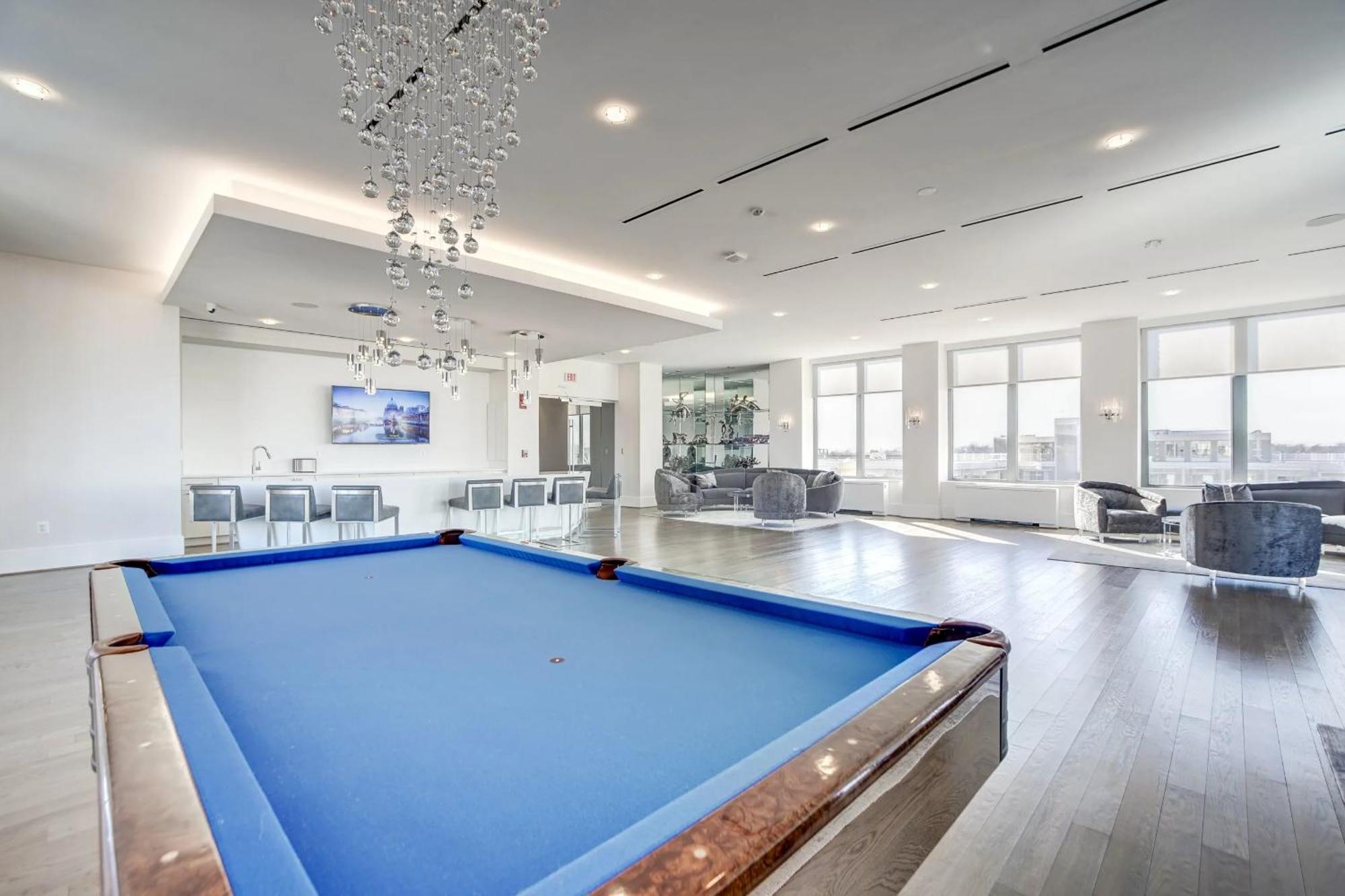 Spacious 2 Bedrooms Apt @Crystal City With Gym Arlington Exteriör bild